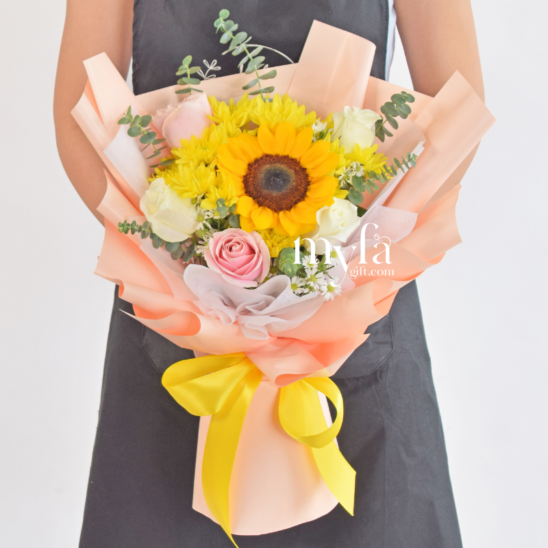 Cyrus Fresh Flower Bouquet| Father's Day Special| Same Day Delivery Taiping