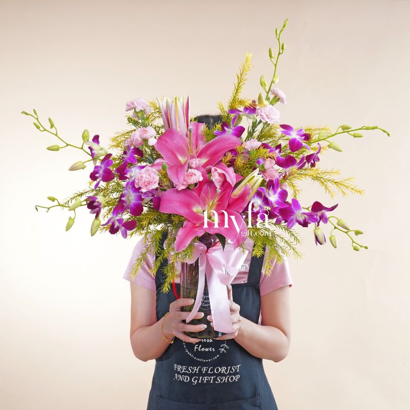 Elena | Fresh Flower Vase Arrangement | Same Day Gift Delivery