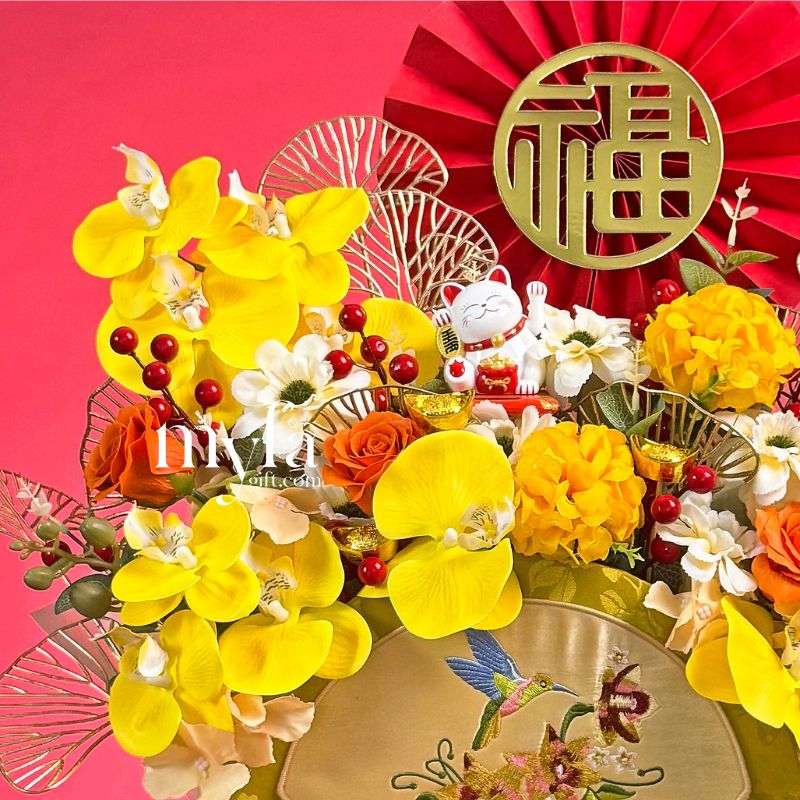 Lumi Lucky Cat| CNY Artificial Flower Box| Same Day Delivery Taiping