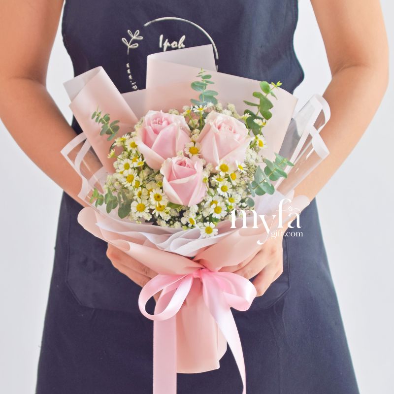 Lydia| Petite Fresh Flower Bouquet |Same day delivery