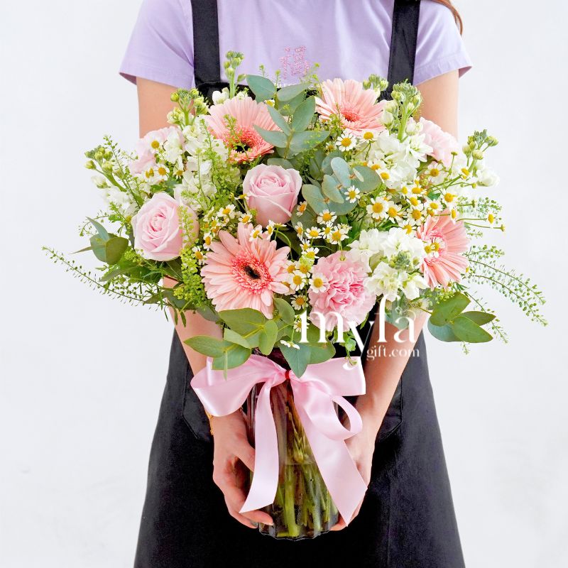 Elena Vase Arrangement| Fresh Flower In A Vase| Same Day Delivery