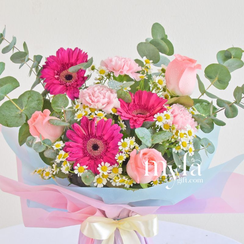 Erastus Vase Arrangement| Fresh Flower In A Vase| Same Day Delivery
