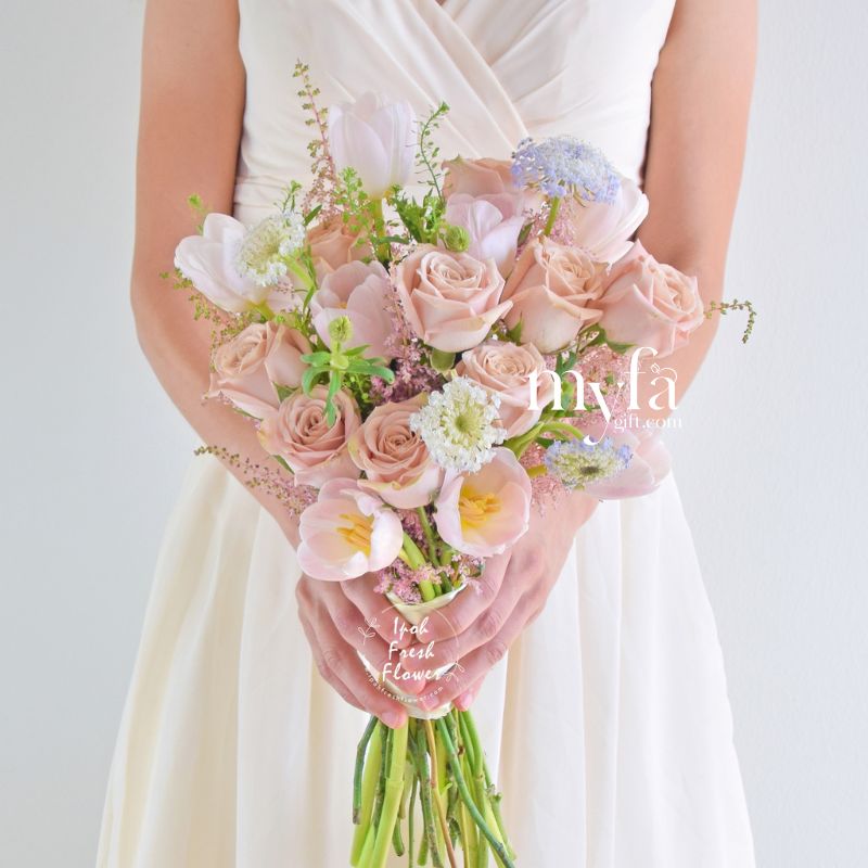 Ivory Bridal Bouquet| Flower Bouquet For Wedding & ROM