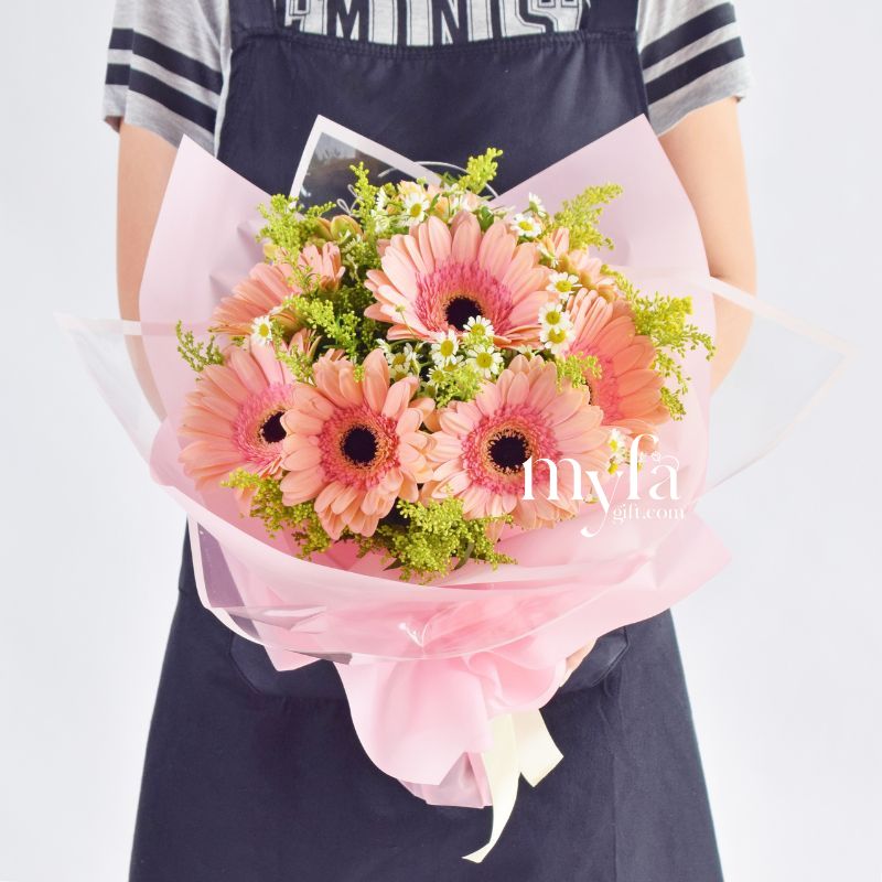 Blush Blooms| Fresh Flower Bouquet| Same Day Delivery