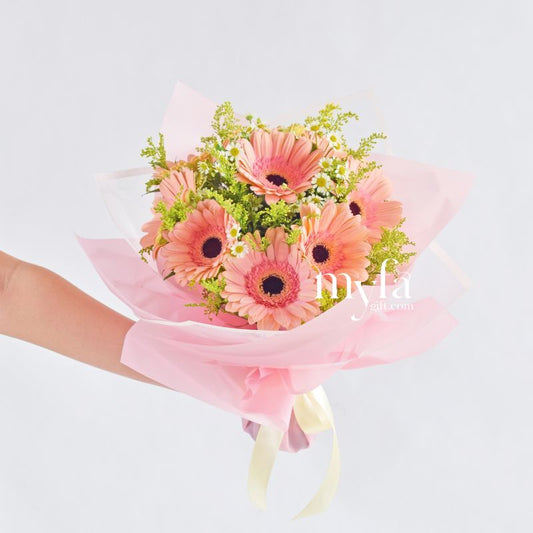 Blush Blooms| Fresh Flower Bouquet| Same Day Delivery