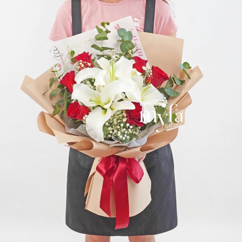 Delightful | Fresh Flower Bouquet | Same day delivery
