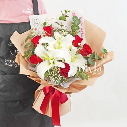 Delightful | Fresh Flower Bouquet | Same day delivery