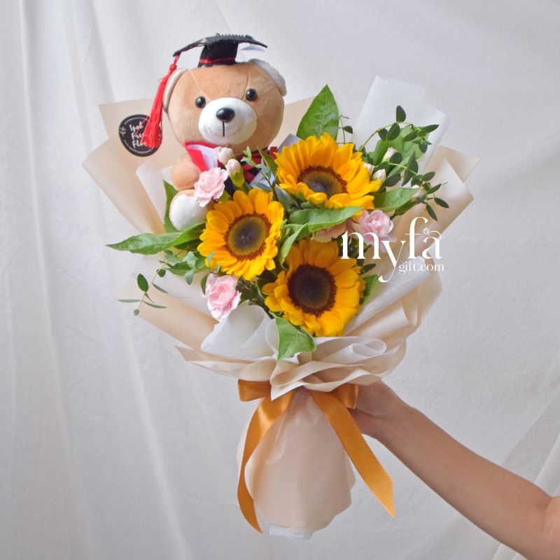 Harvard| Graduation Bouquet| Graduation Gift Delivery