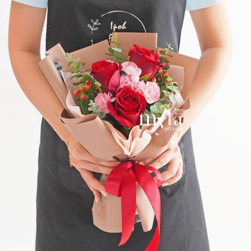 Jean| Valentine Red Roses Bouquet| Ipohfreshflower.com
