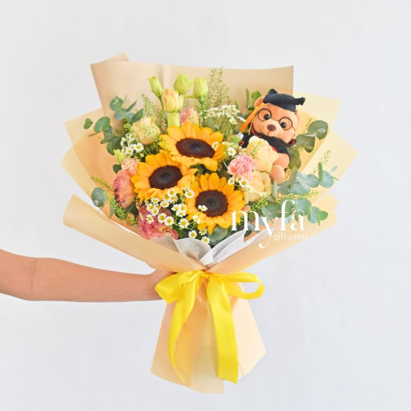 Kingsley| Graduation Bouquet| Graduation Gift Delivery