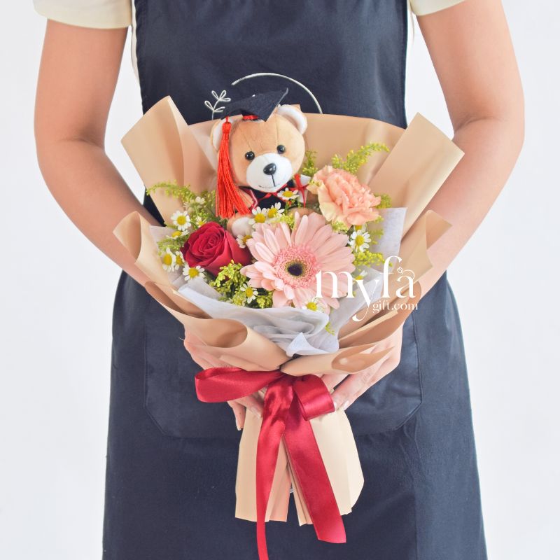 Little Champ| Graduation Bouquet| Graduation Gift Delivery