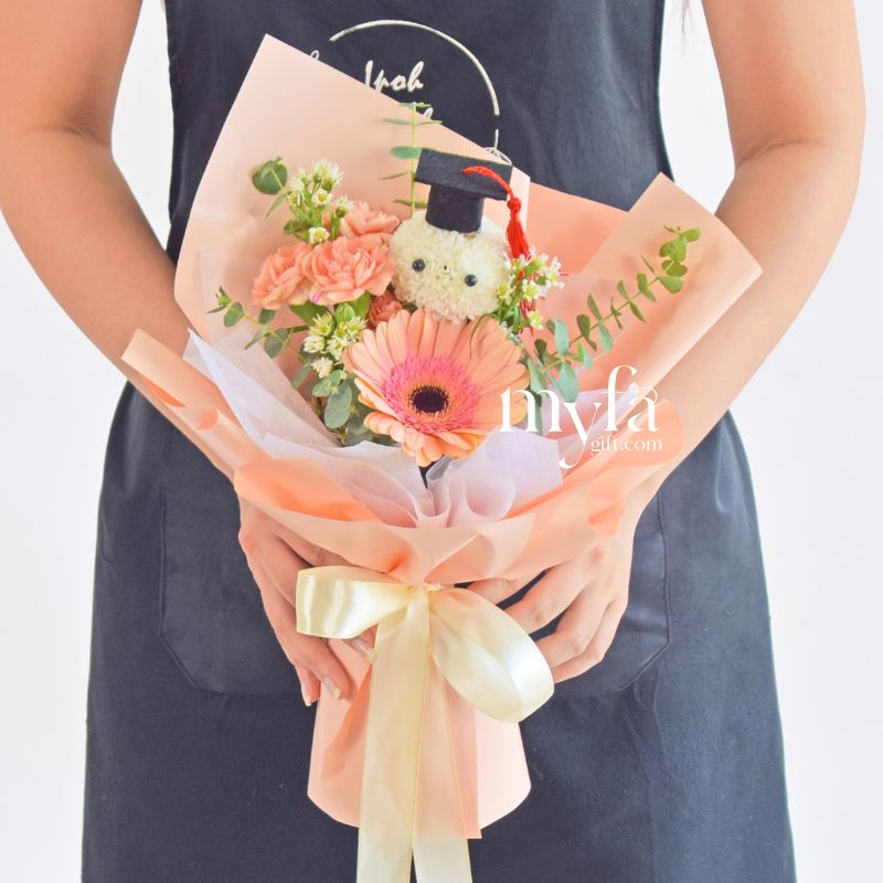 Little Scholar| Graduation Bouquet| Graduation Gift Delivery