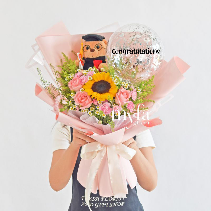 Queensford| Graduation Bouquet| Graduation Gift Delivery