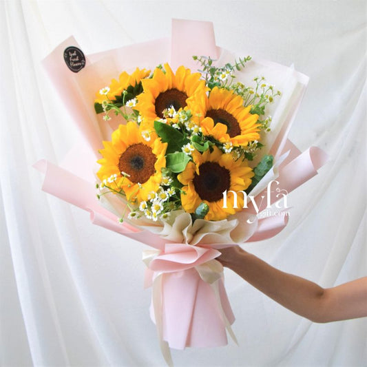 Summer| Graduation Bouquet| Graduation Gift Delivery