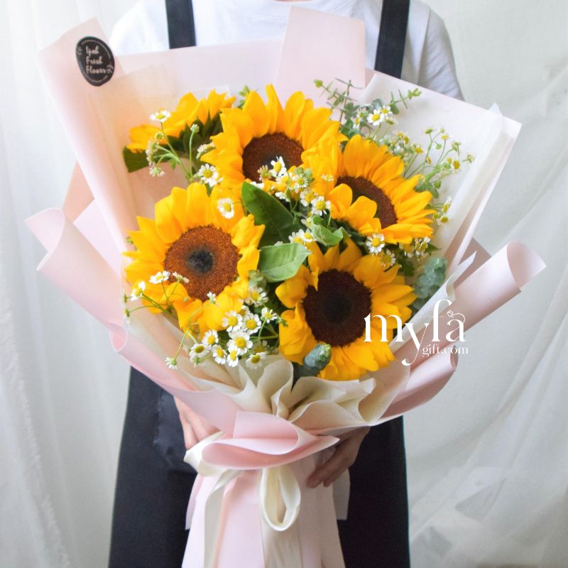 Summer| Graduation Bouquet| Graduation Gift Delivery