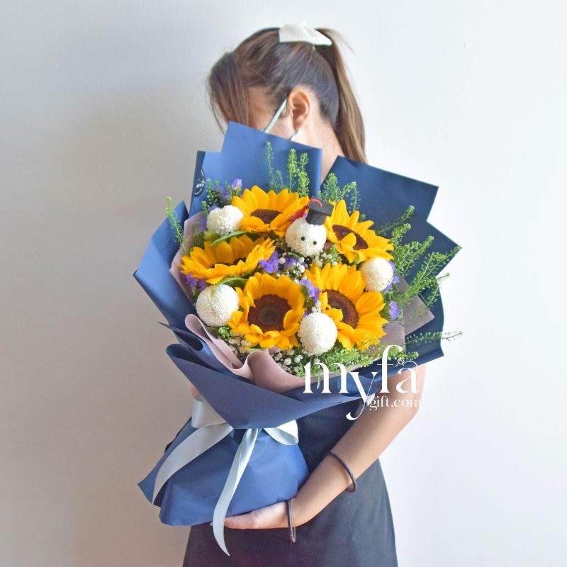 Sungold| Graduation Bouquet| Graduation Gift Delivery