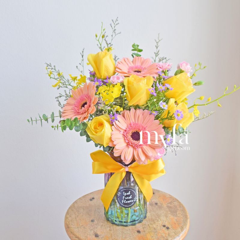 Raphael Vase Arrangement| Fresh Flower In A Vase| Same Day Delivery