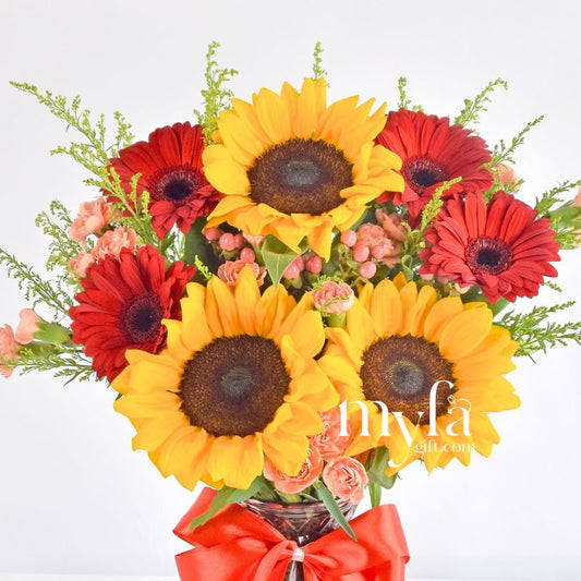 Sunrays Vase Arrangement| Fresh Flower In A Vase| Same Day Delivery