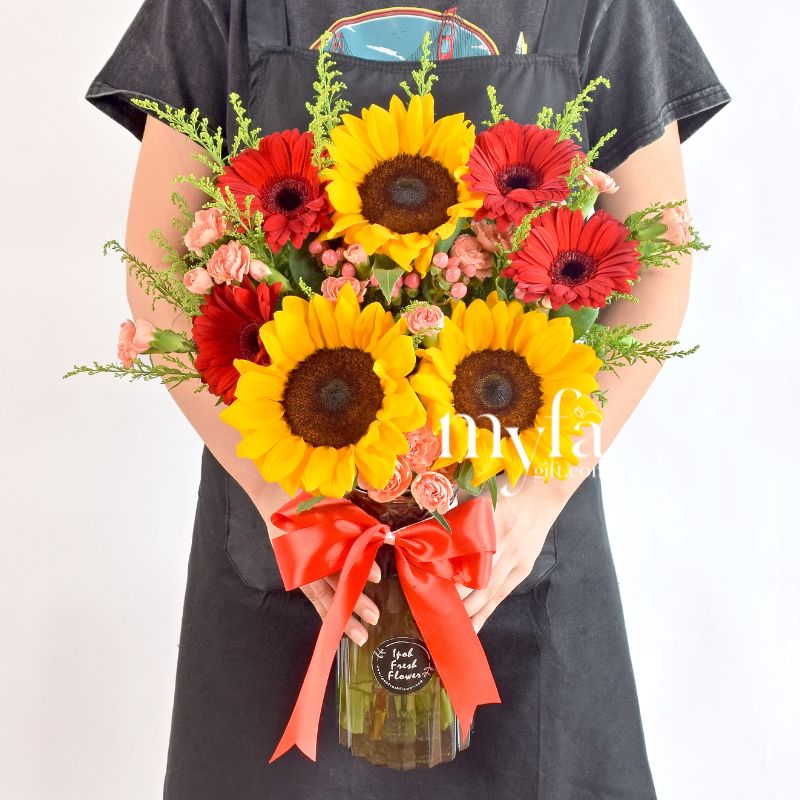 Sunrays Vase Arrangement| Fresh Flower In A Vase| Same Day Delivery