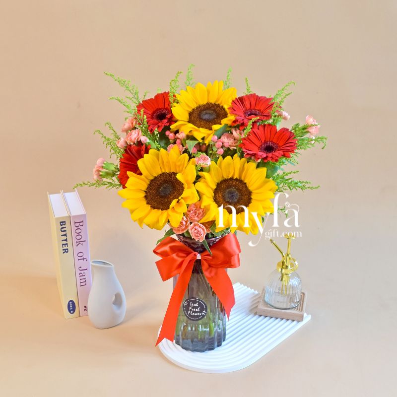 Sunrays Vase Arrangement| Fresh Flower In A Vase| Same Day Delivery